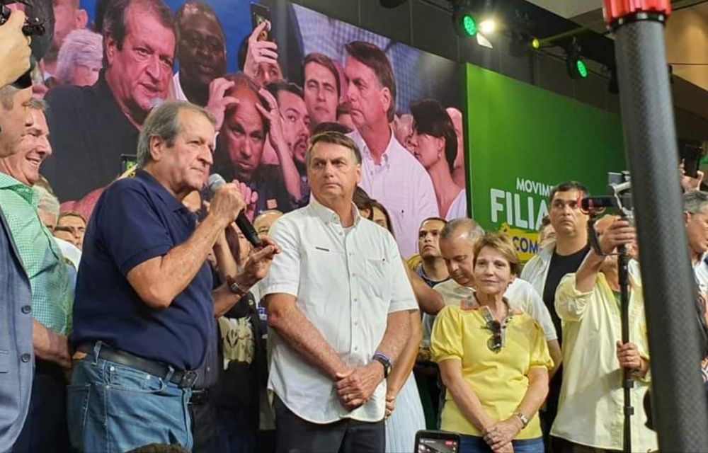 Bolsonaro define sua missão na eleição de 2022: “Luta do bem contra o mal”