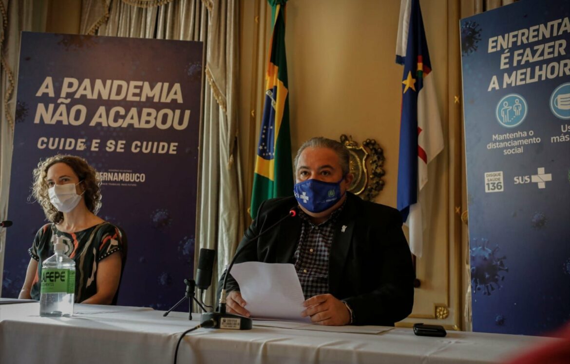 Máscaras permanecem obrigatórias nos ônibus e terminais de passageiros em Pernambuco