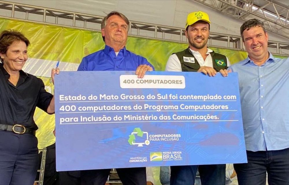 Bolsonaro entrega mais 2,6 mil títulos de propriedade rural