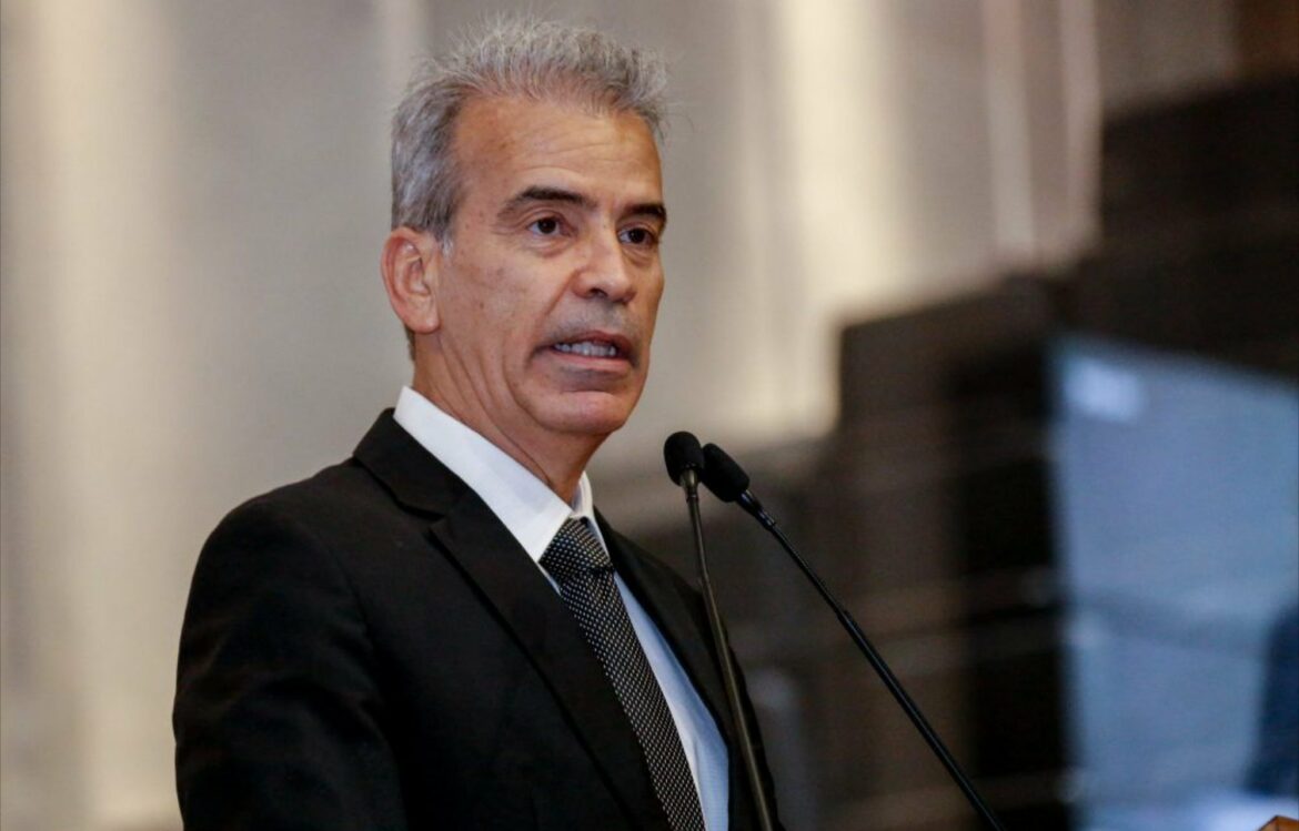 Alberto Feitosa critica Governo de Pernambuco por altos índices de desemprego