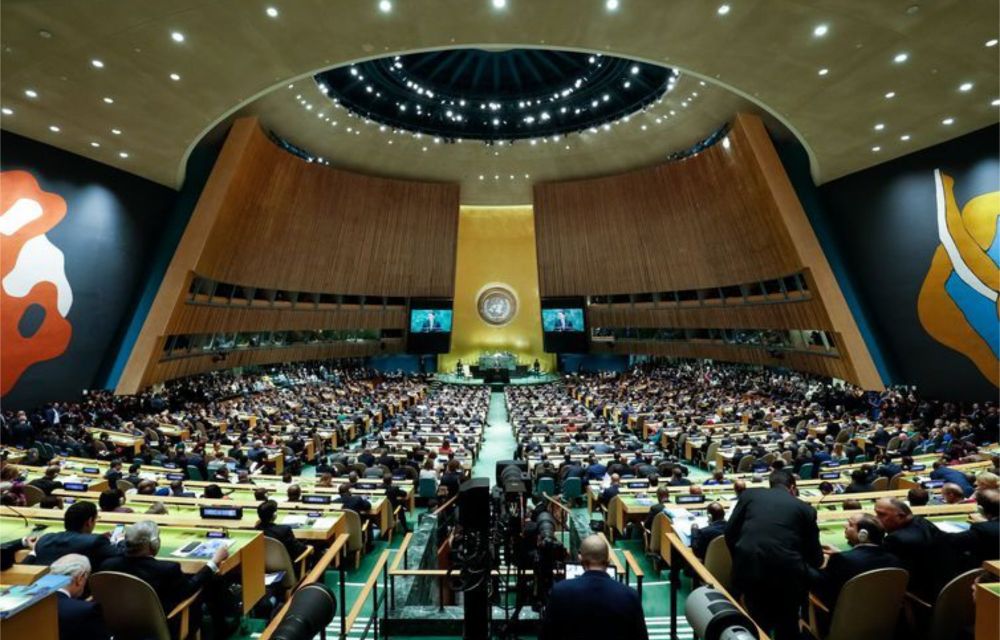 ONU aprova resolução que condena invasão da Ucrânia pela Rússia