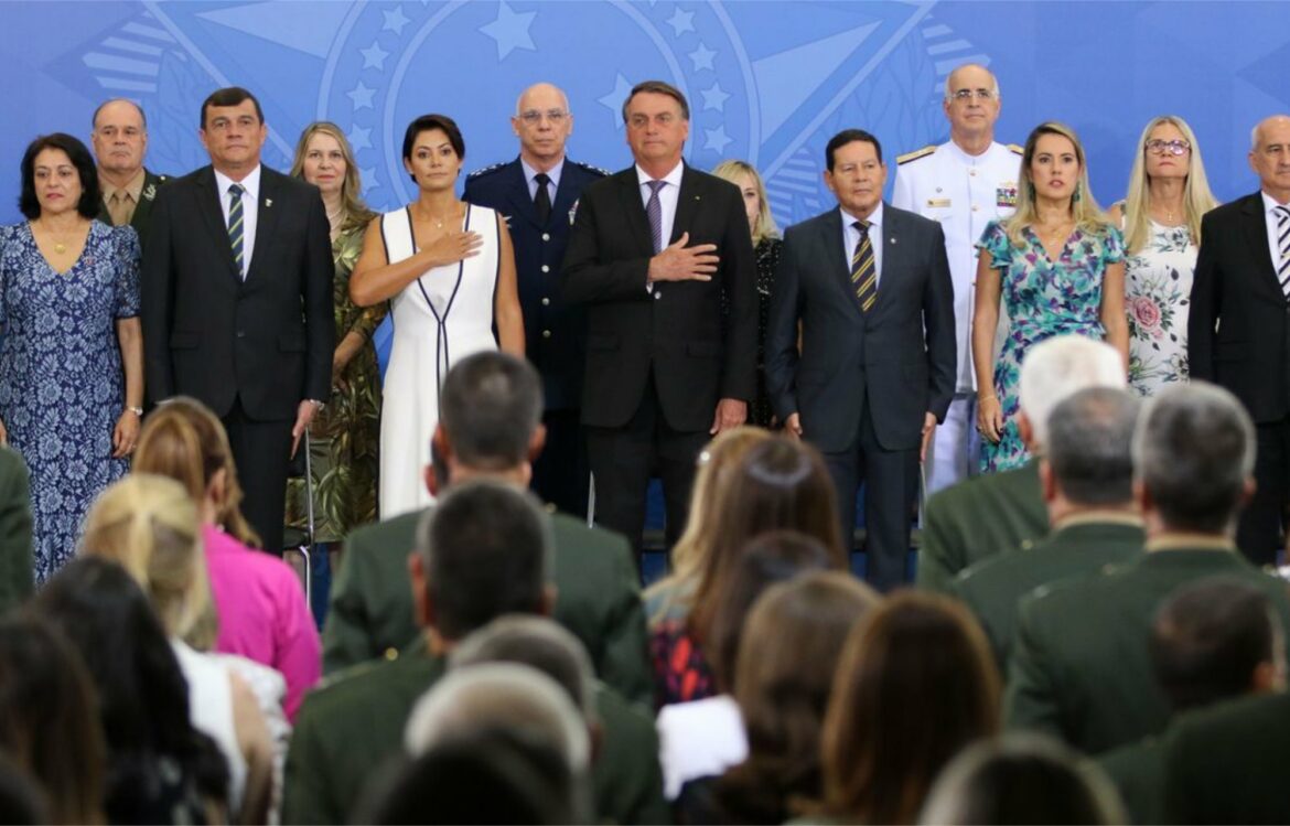 Em evento, Bolsonaro enaltece papel das Forças Armadas do Brasil