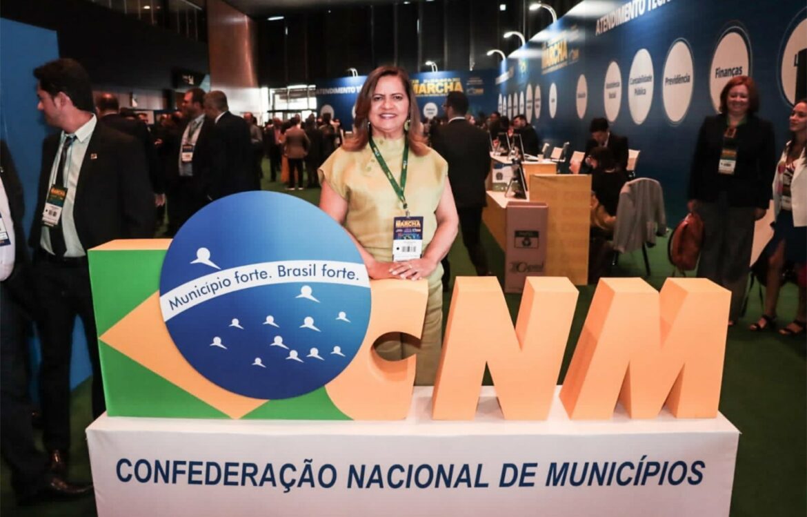 Prefeita do Ipojuca, Célia Sales, reforça a participação das mulheres na Marcha dos Prefeitos