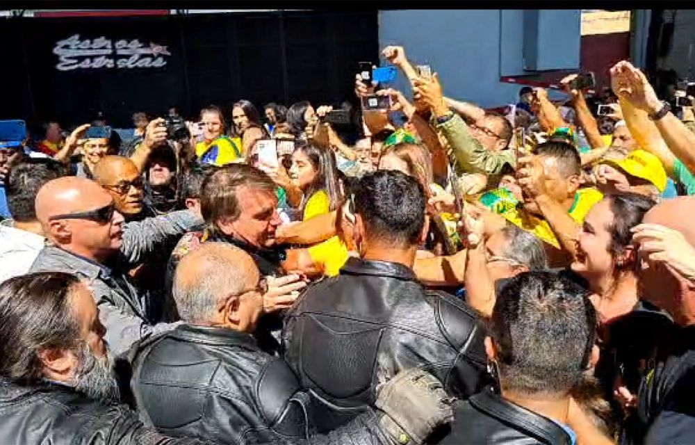 Bolsonaro participa de motociata Acelera Para Cristo em São Paulo