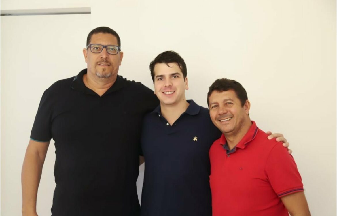 Antonio Coelho ratifica parceria política com Tonhão e vereador Nel da Laje, lideranças de Água Preta