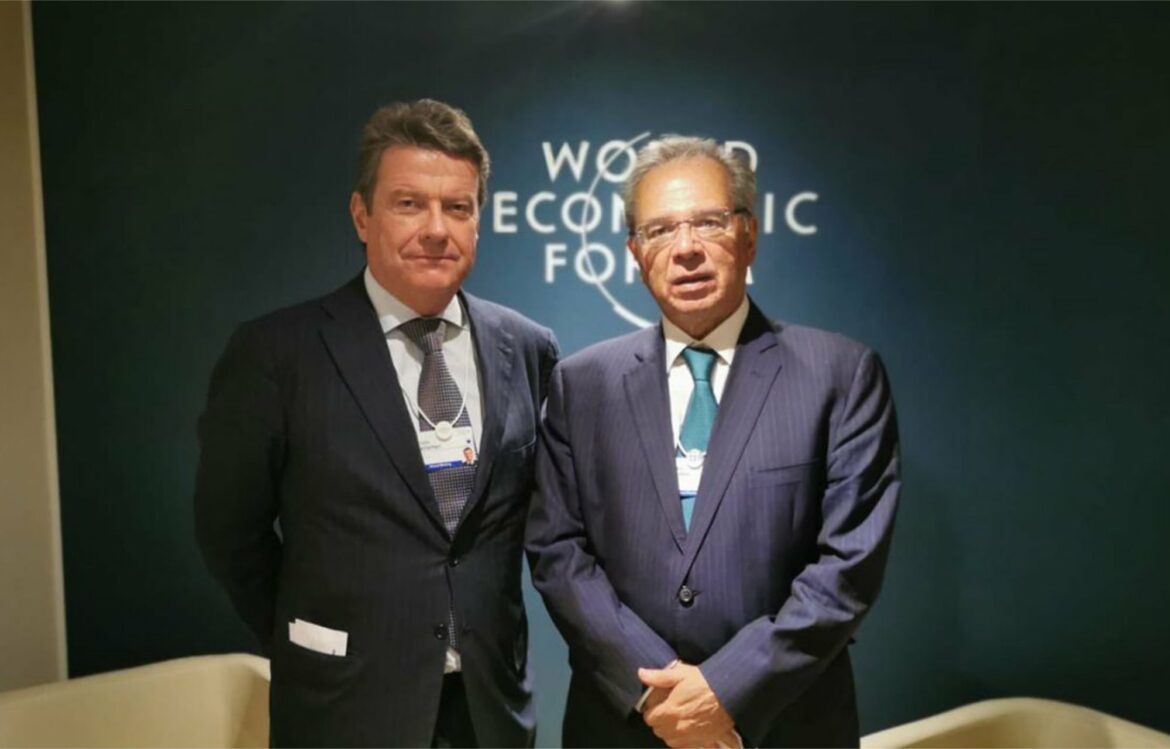 Ministro Paulo Guedes promove economia brasileira na Suíça