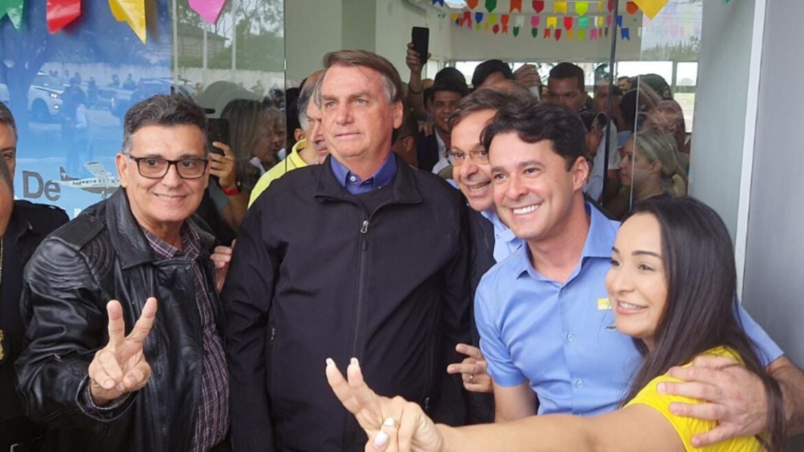 Coronel Meira, Gilson Machado e Anderson Ferreira participam de motociata com Bolsonaro em Caruaru