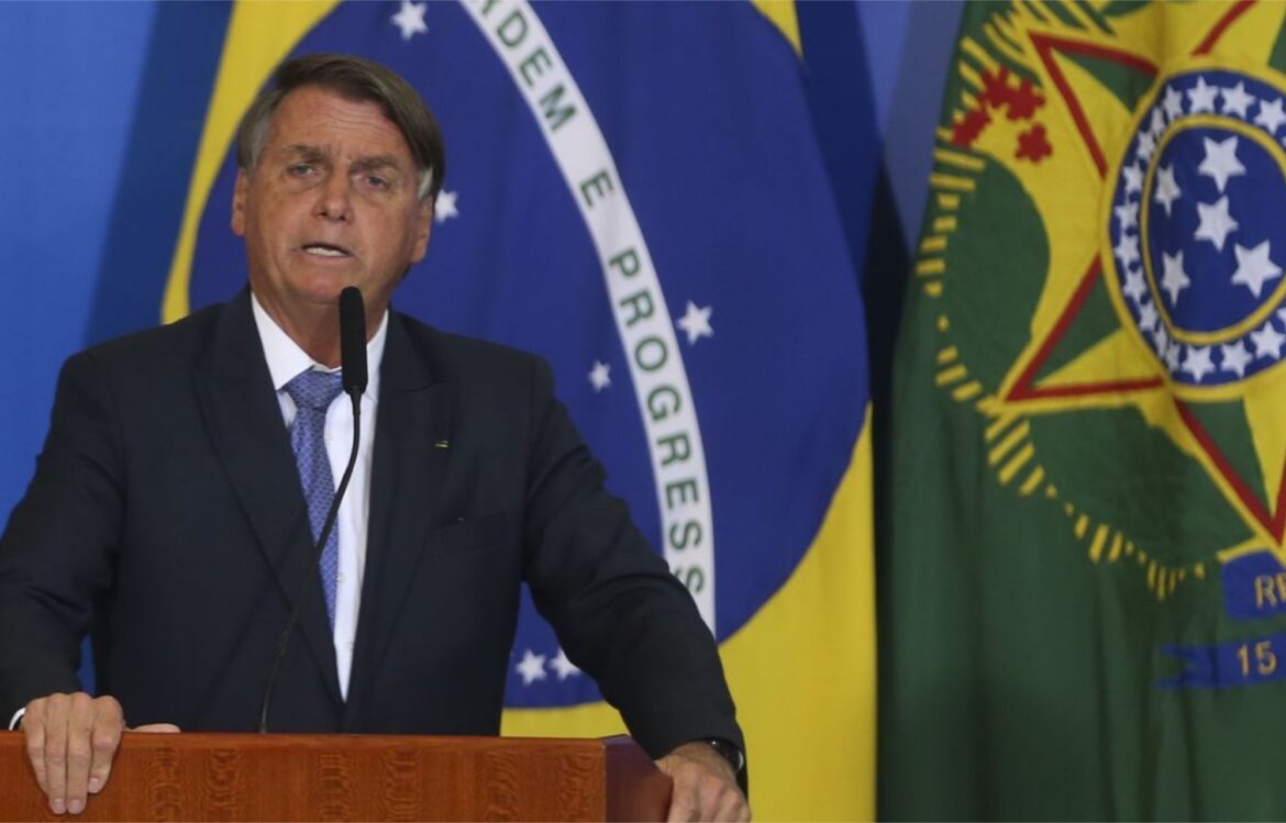 Bolsonaro critica decisão do STF que mantém cassação de deputado