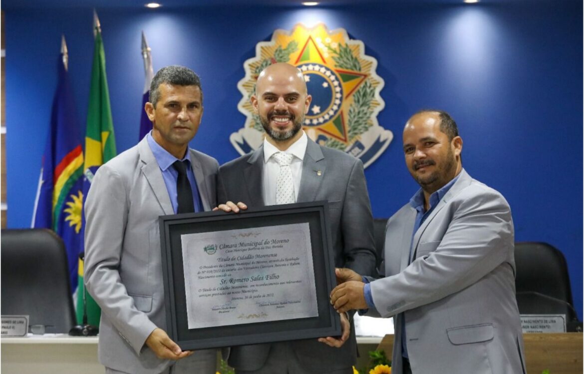 Romero Sales Filho recebe título de cidadão na Câmara de Vereadores de Moreno