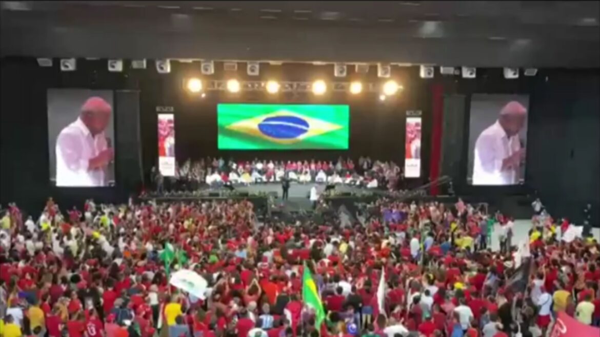 Danilo e PSB também foram vaiados em ato de Lula no Recife e militância petista pediu Marília Arraes