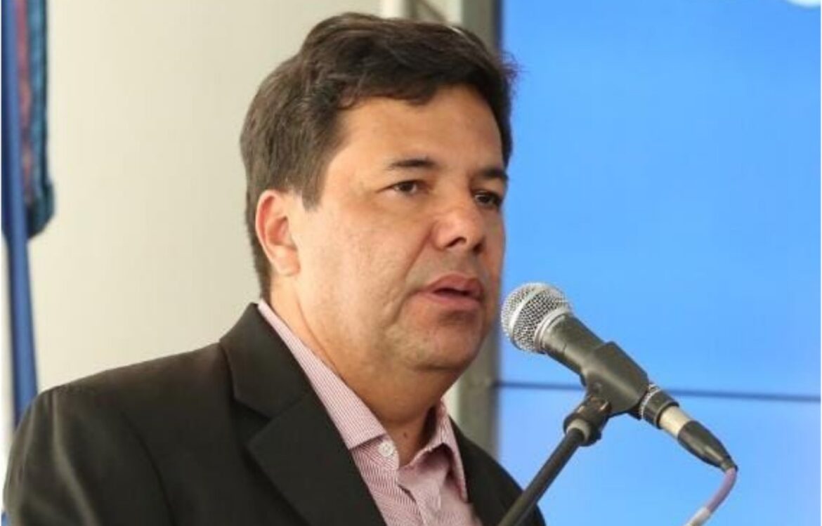 Mendonça pede que MP entre com ação para obrigar Paulo Câmara a cumprir Lei que reduz o ICMS dos combustíveis