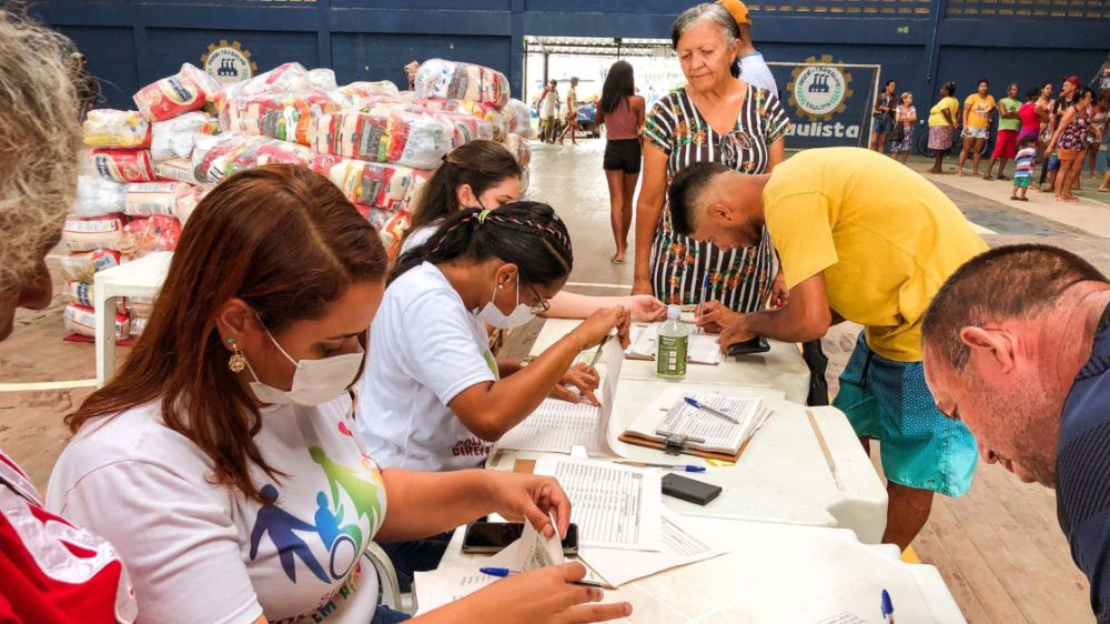 Paulista distribui 2.300 cestas básicas para famílias prejudicadas pelas chuvas
