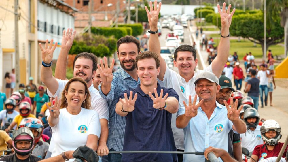 Grandes carreatas marcam chegada de Miguel Coelho no Sertão do São Francisco