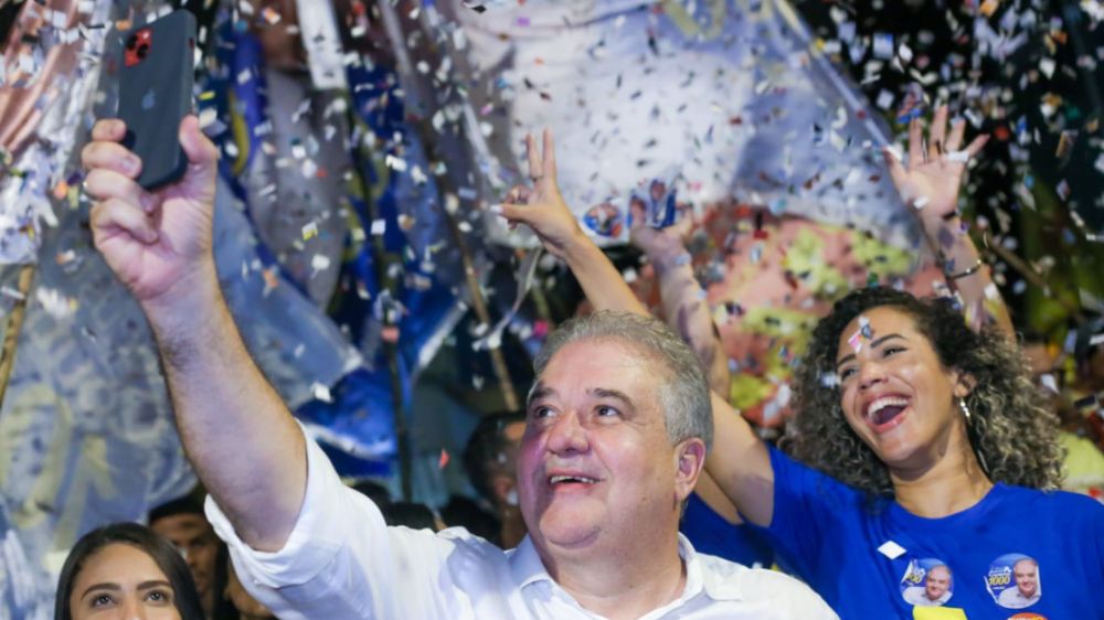 Augusto Coutinho cruza Brasília Teimosa na largada de sua campanha à reeleição