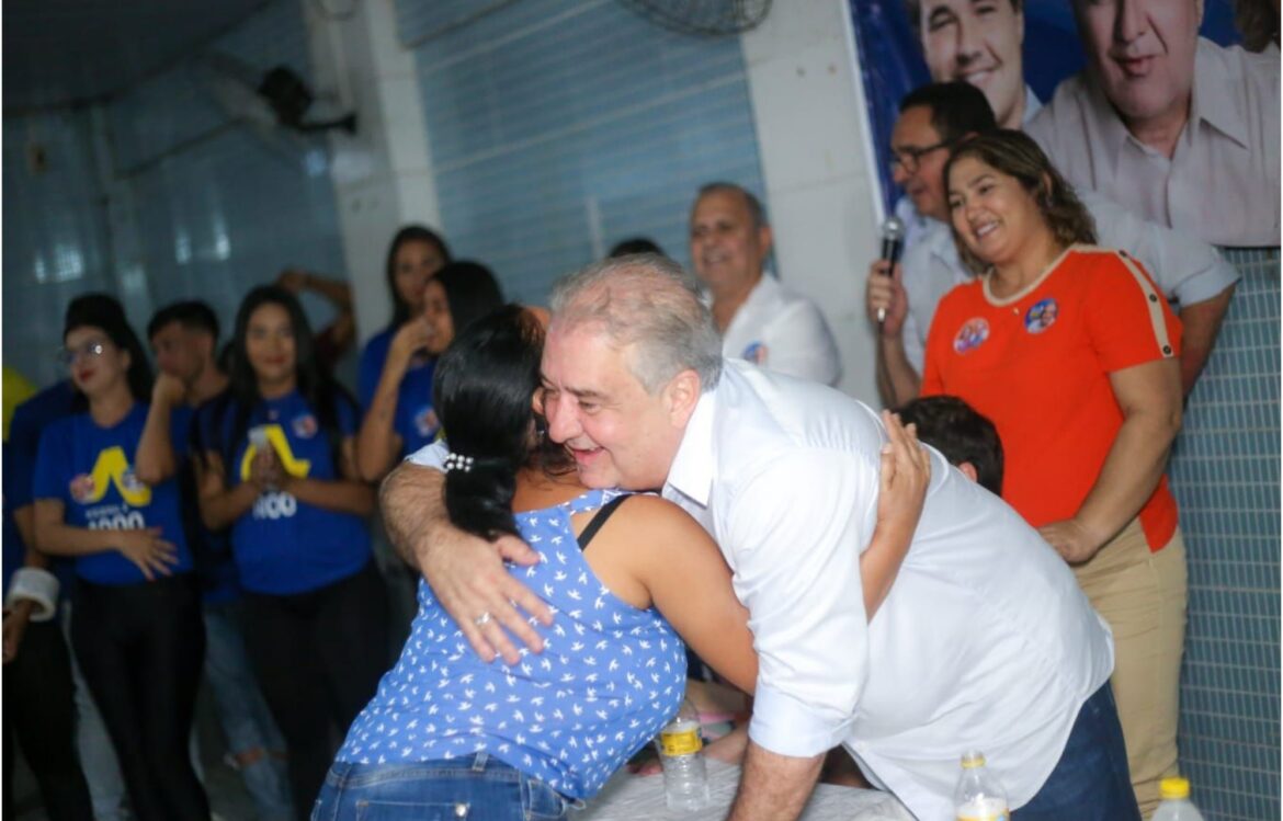 Augusto Coutinho e Cláudia de Lupércio apresentam propostas em Olinda e no Recife
