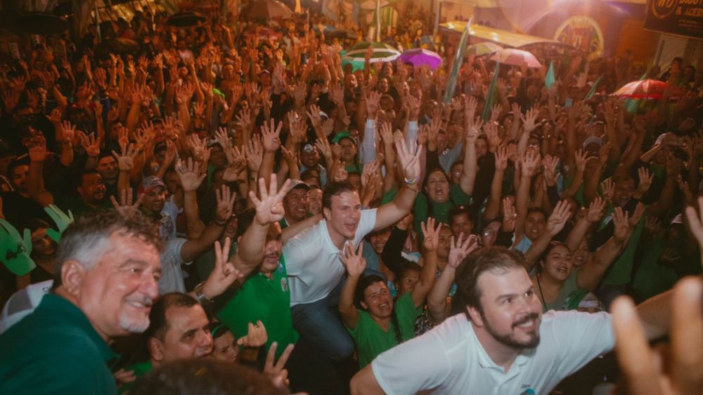 Miguel Coelho arrasta multidão em Orobó