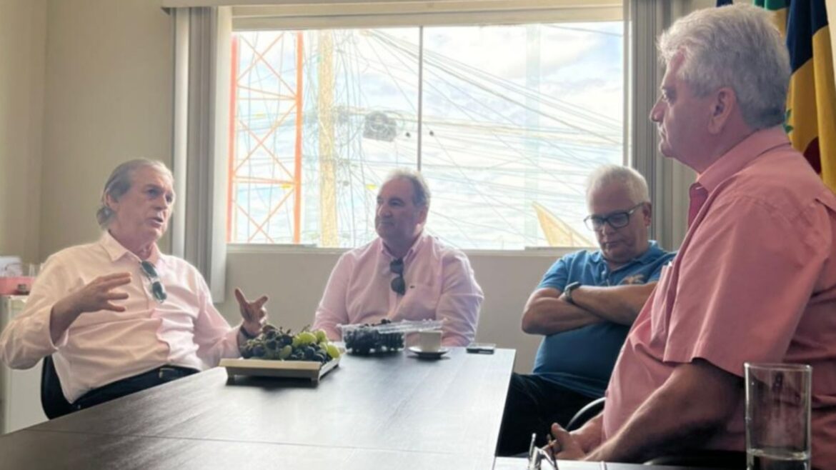 Bivar se reúne com prefeito de Lagoa Grande em visita ao Sertão de Pernambuco