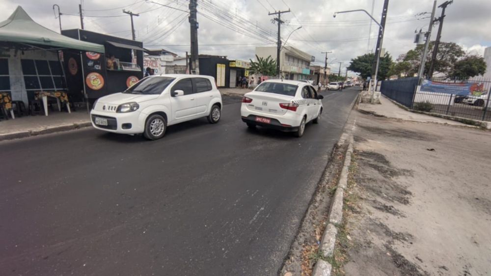 Infraestrutura do Paulista conclui aplicação do novo asfalto da Avenida Brasil