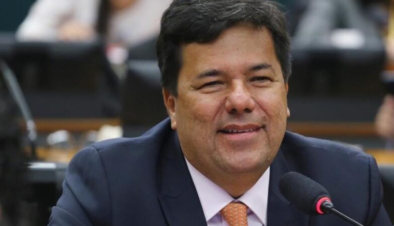 Mendonça é reconduzido à presidência do União Brasil Recife