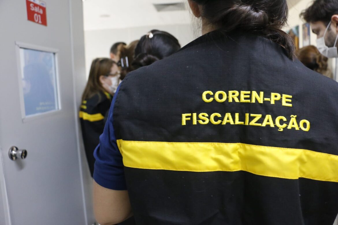 Coren-PE identifica superlotação e sobrecarga para as equipes de enfermagem no Hospital Mestre Vitalino, em Caruaru