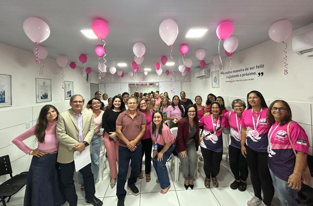 Outubro Rosa: ABECC realiza ação voltada a familiares dos alunos do projeto social