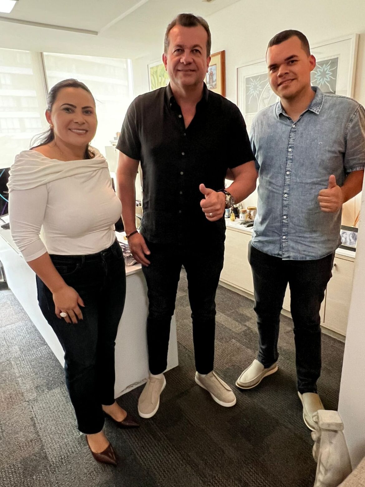 Júlio de Oim, vereador de João Alfredo, e Vânia de Oim reforçam base de Waldemar Oliveira, no Agreste