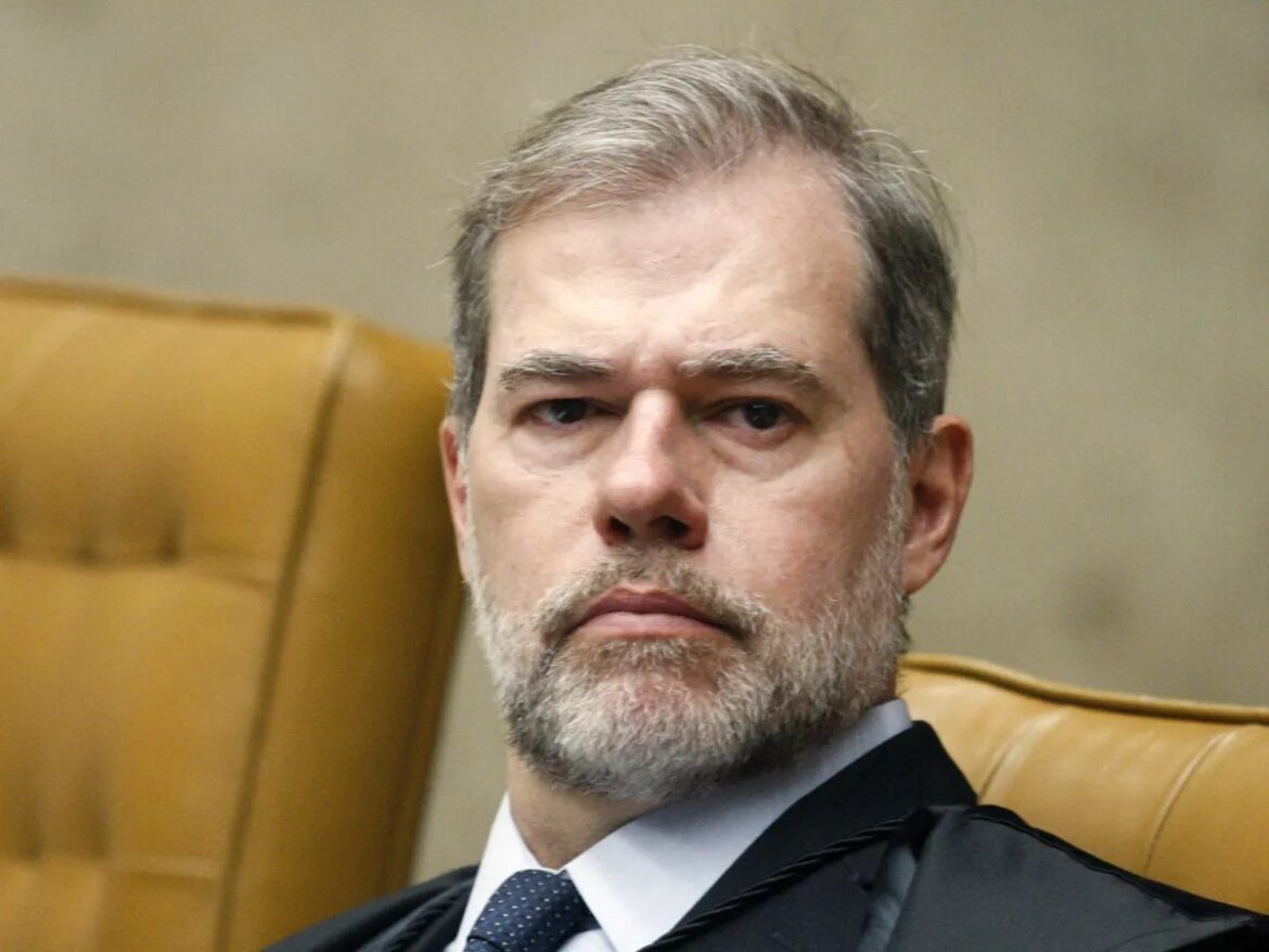 Ministro Dias Toffoli divulga nota admitindo enviar processos do Caso Master à 1ª Instância