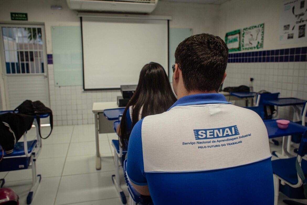 SENAI-PE abre 610 vagas gratuitas para cursos técnicos em Pernambuco