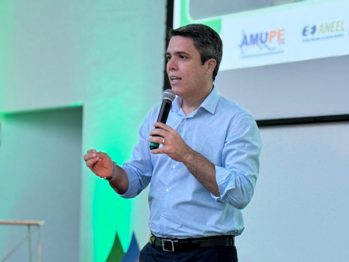 “Assumo a Amupe com o compromisso de fortalecer o apoio aos municípios pernambucanos”, diz Pedro Freitas