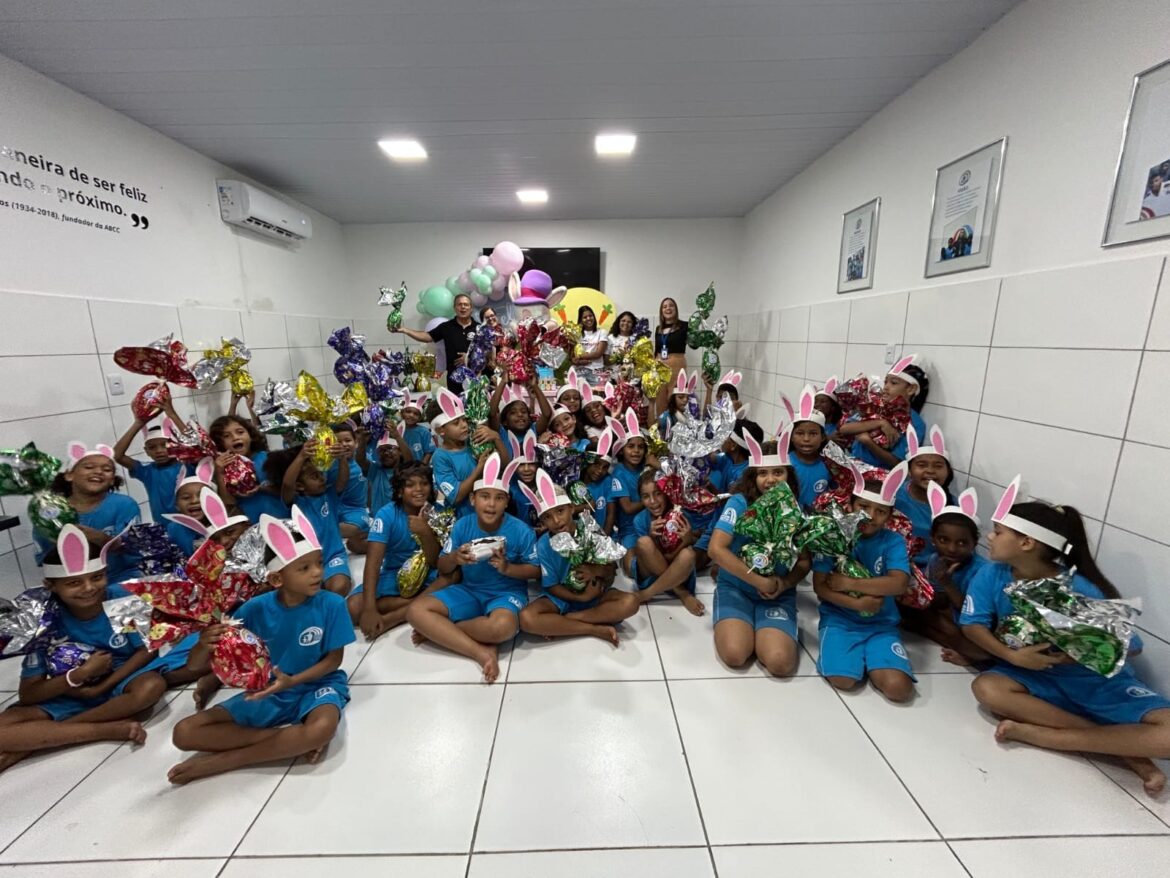 Páscoa solidária leva alegria e emoção a crianças atendidas pela ABECC
